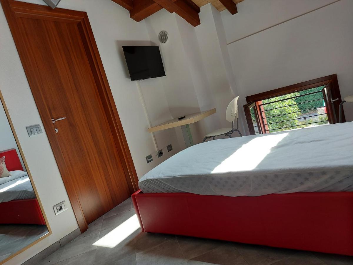 Agriturismo Azienda Agricola Ferrari M.Rita Pozza エクステリア 写真